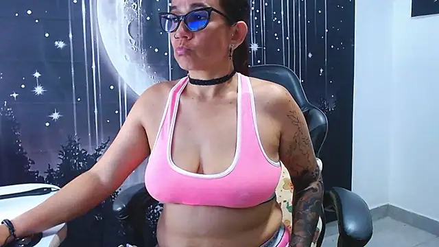 hikaryfire - Hikaryfire's free webcam - UK Sex Cams