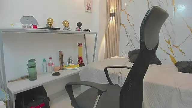 zayn_fox32 (M twink) - Rub ass!