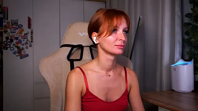 Liuba_Fox webcam