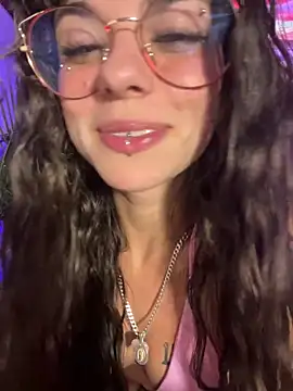 violetasubmissive (F young) - Play pussy