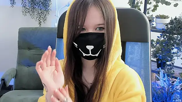elainebeness (F young) - i like ur style!