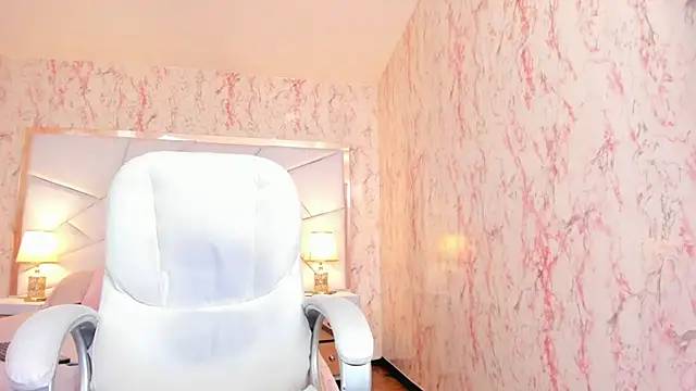 Emily_Whinfre webcam