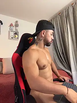 Ezzio_Scolaro webcam