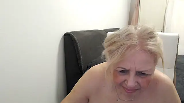 SusiLifeXXX webcam
