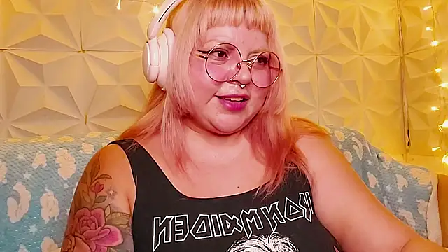 Satyn_doll