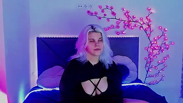 JoannLowe webcam