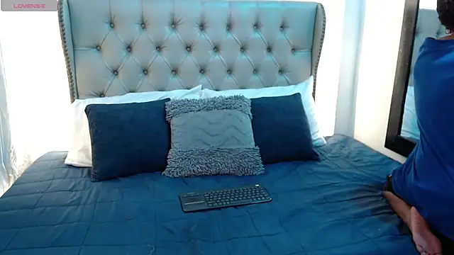 Liiamthompson webcam