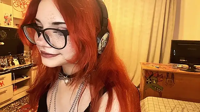 RedHeadCat webcam