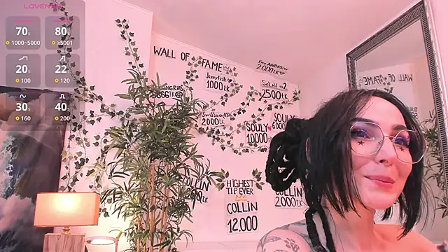 mira0_0 Live Webcam on Stripchat