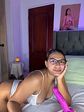 ema_zoe webcam