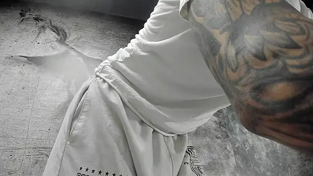 gury_tattoo (Ask my age) - sexy dance with oil