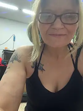 lindzybella live sex cam