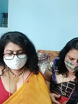Kannadasexywifes Live Webcam on Stripchat