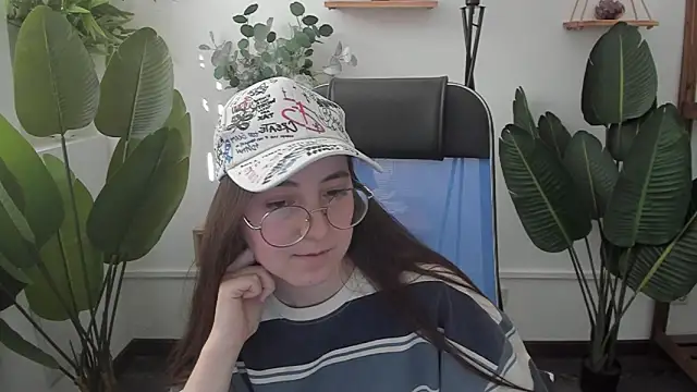 VirtuallVoyant live sex cam