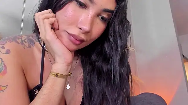 Ovemiriasina - Trans webcam sex chat