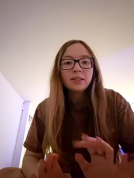Freaky-Doll webcam