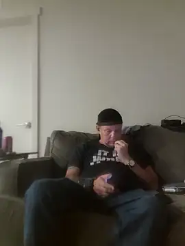 Live sex cam of yourMasterisBored