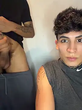 _tomy08calderon (Ask my age) - Big Squirt in the bar