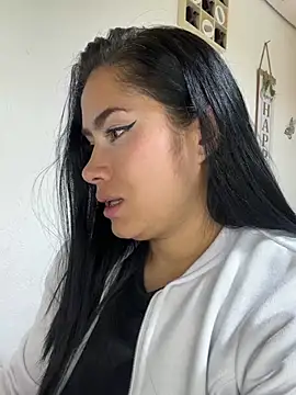 sweet__nurse1 (F young) - RIDE YOUR COCK AND CUM WITH ME 😈