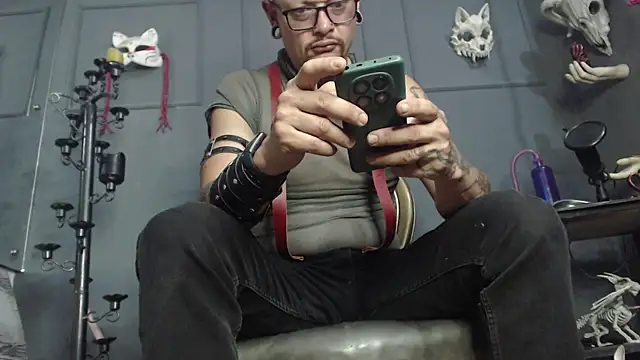 zain_kreigger (Ask my age) - Look my cock
