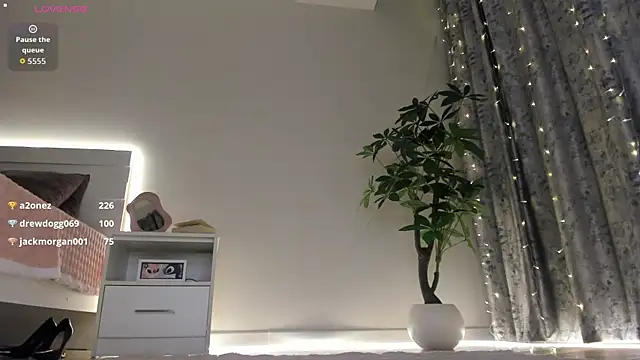 la_kivi (F teen) - :gift: get naked :gift: