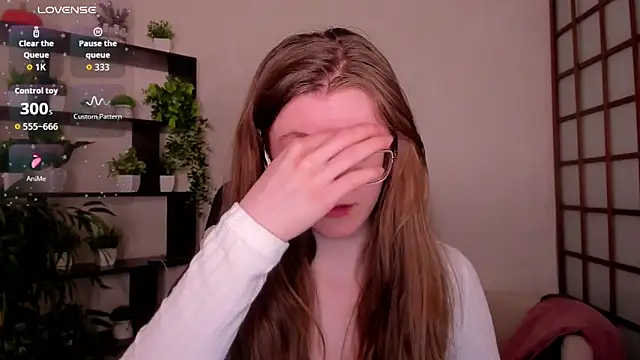 katecuddle (F young) - tease dildo