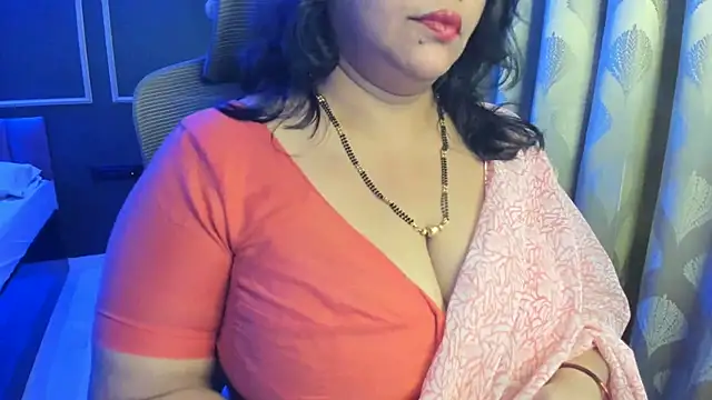 tarivishu11 Live Webcam on Stripchat