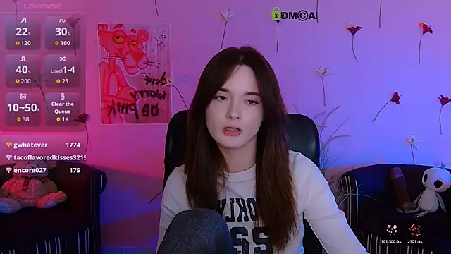 liana_kisses