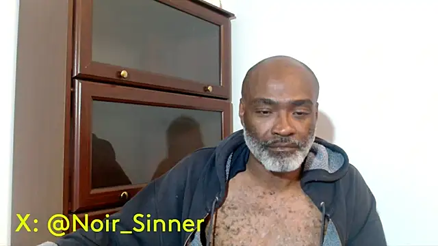 Live sex cam of sinnernoir