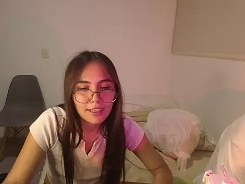 Live sex cam of abbyyandmaxx