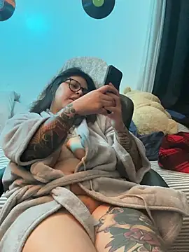 miacanela_xo - Miacanela_xo's free webcam