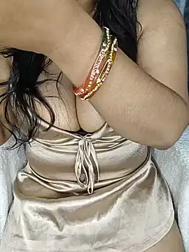 Curvy_Pooja