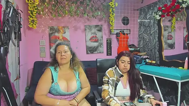 lesbiancuple - Lesbiancuple's free webcam - UK Sex Cams