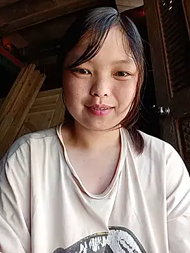 xoixoi232 - XoiXoi232's free webcam - UK Sex Cams