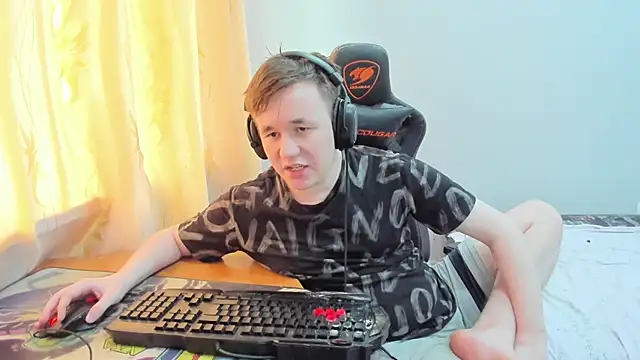 iliaskrislove - Iliaskrislove's free webcam - UK Sex Cams