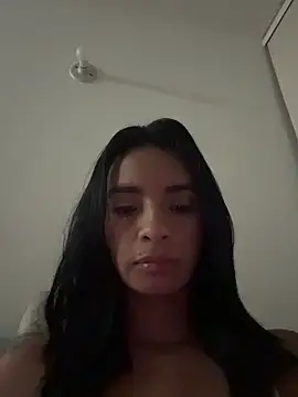 laura_fernandezii (F young) - Laura hot and wet pussy Squirt