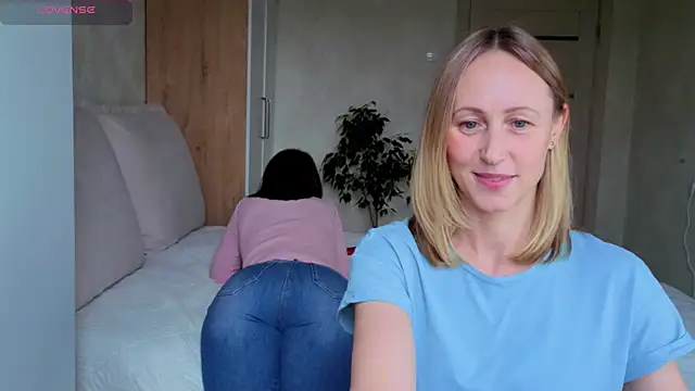 Helen198705 live sex cam