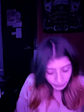 kratosafroditacs (F young) - Kisses😘😘🤤