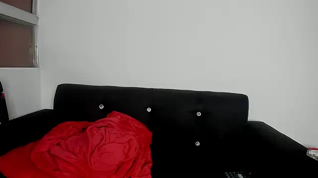 cirosky_elchicopolla (M twink) - spit on my hard cock