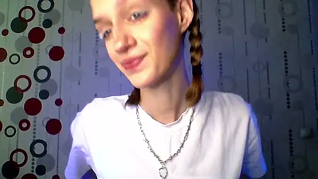 chrissy_joyful (F teen) - Fan dance