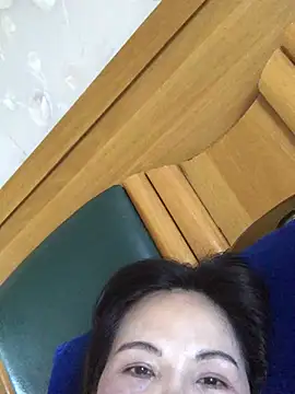 nidejiejie (F milf) - 第一天直播，听指挥Tell me what to do, I’ll obey~”