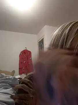 sofigirlgold (F young) - Show pussy show tits