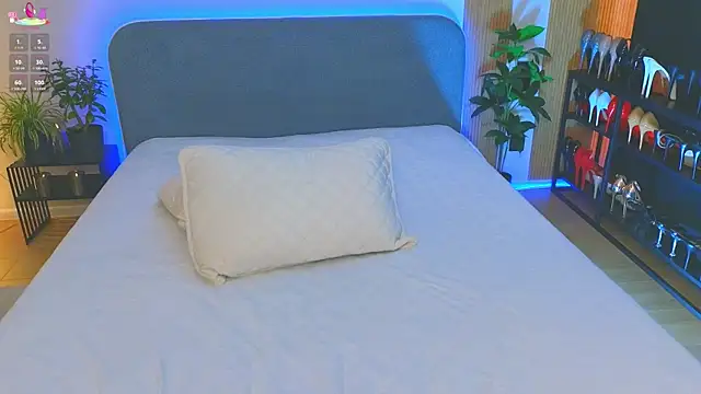 kira_from_ua (F young) - 💙💛 lovense ON, fingering pussy