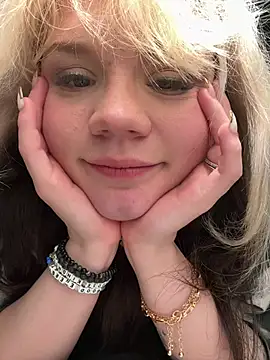 Cutiepiespanks - Live Cams