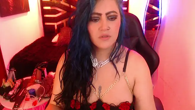 scarleth_blue