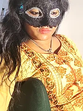 DIRTYSECRET_QUEEN_07