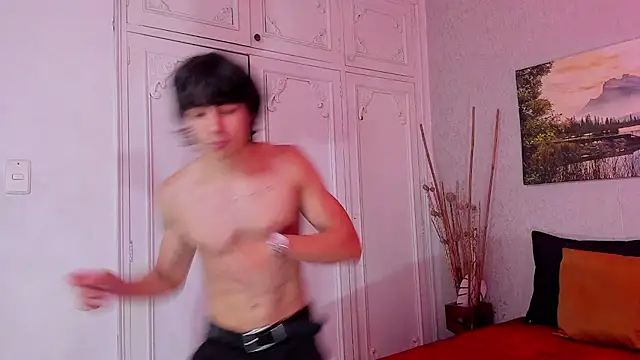 tyler_durten (M twink) - DANCE NAKED!! 🔥😈