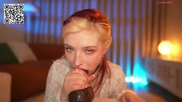 vse_sukki (F young) - topless show