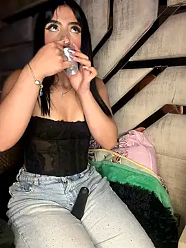 Laura-Khalifa