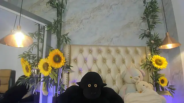 littleejaz (F teen) - show tits